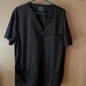 UNIFORM ADVANTAGE MEN'S SCRUB TOP